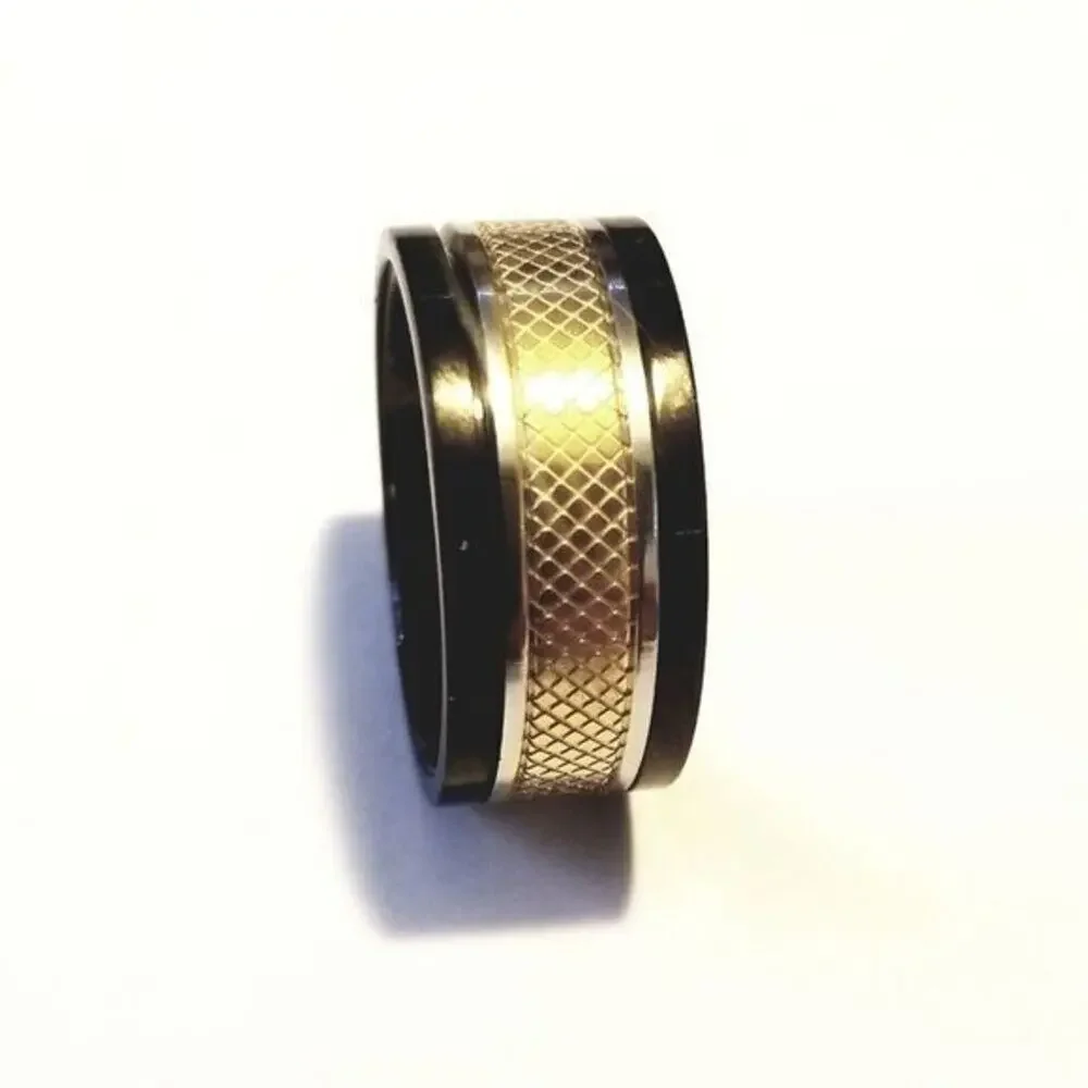 New stainless steel black and gold‎ ring size 14